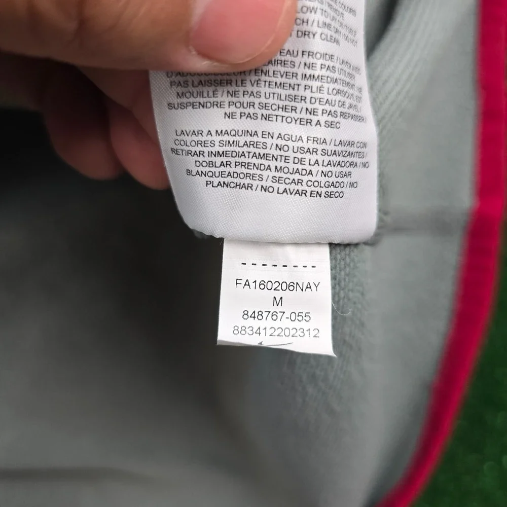 Nike Hoodie Womens Medium Gray Therma Dri-Fit Fleece Sweatshirt Casual‎ Pullover